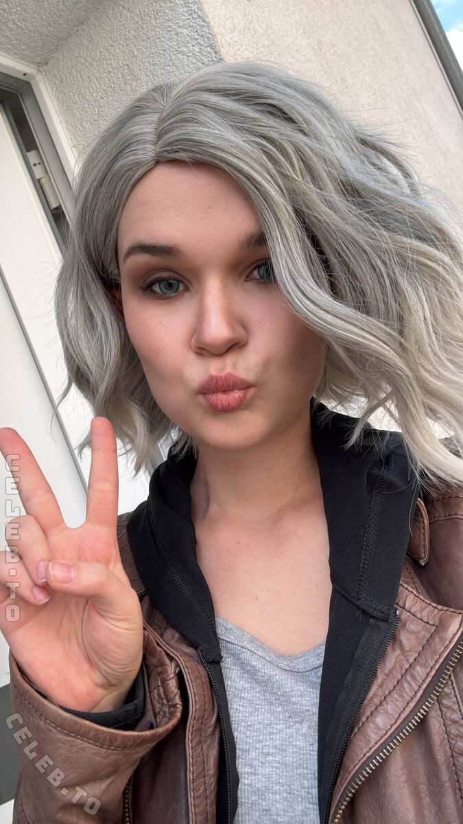 Therlyen nude photo 2