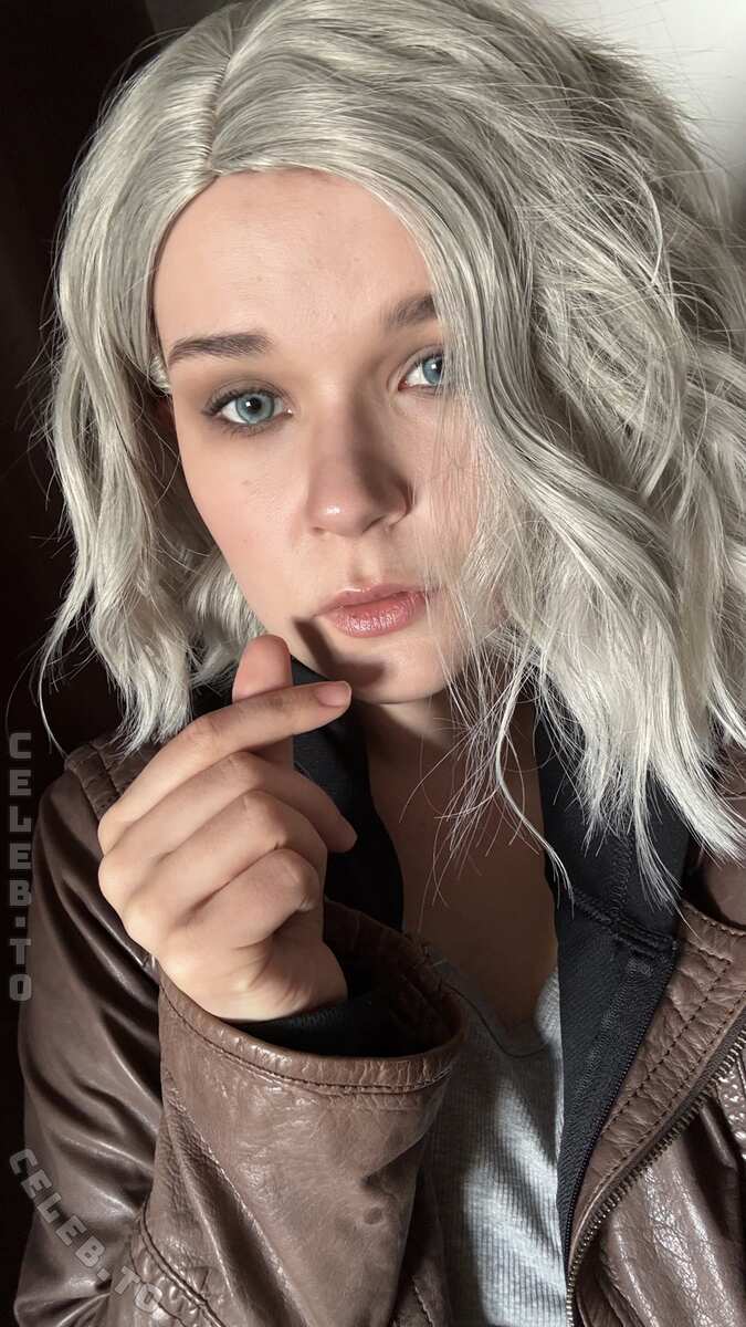 Therlyen nude photo 15