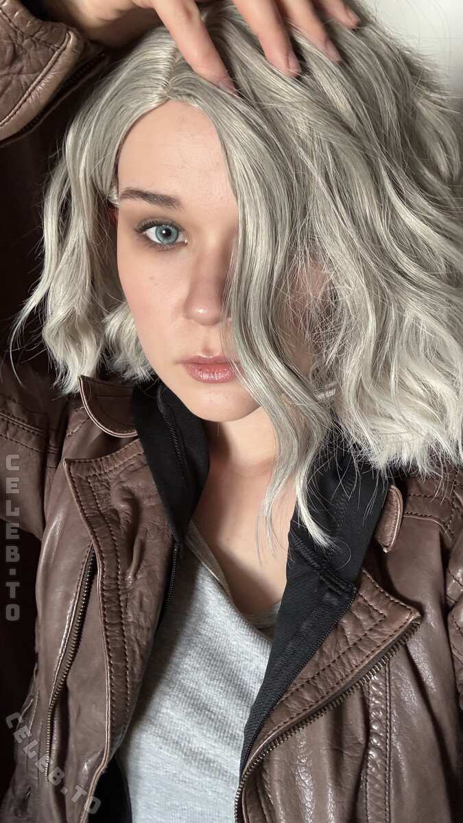 Therlyen nude photo 16