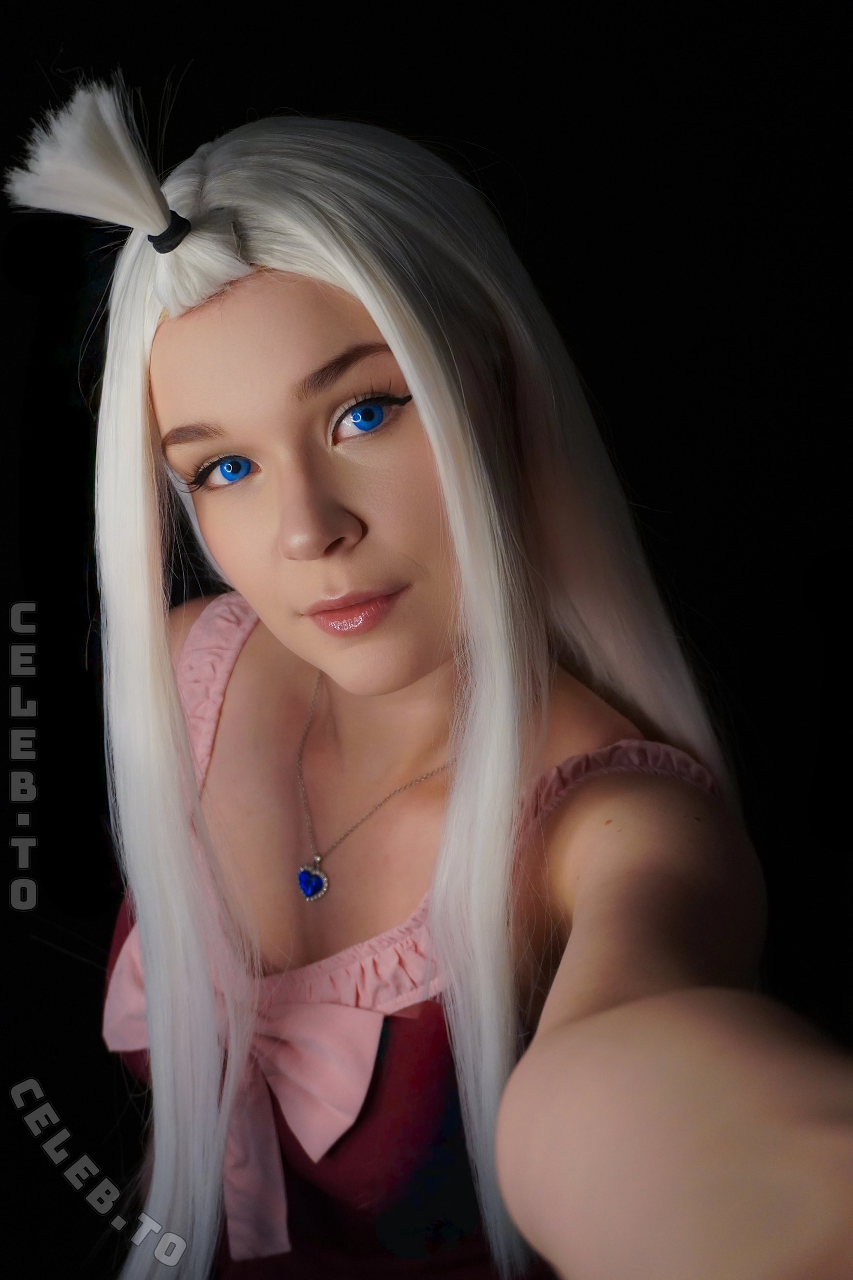 Therlyen nude photo 2