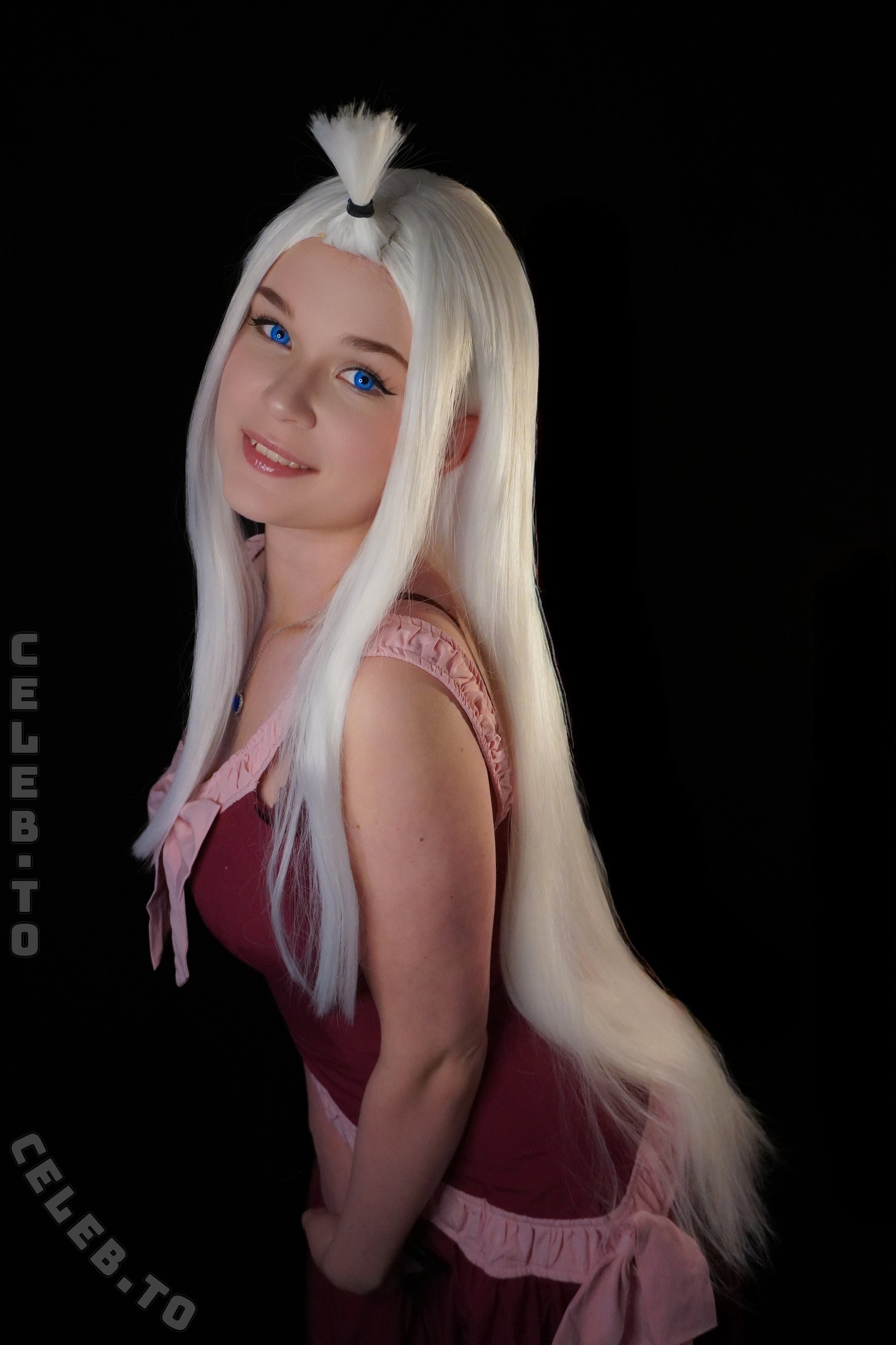 Therlyen nude photo 3