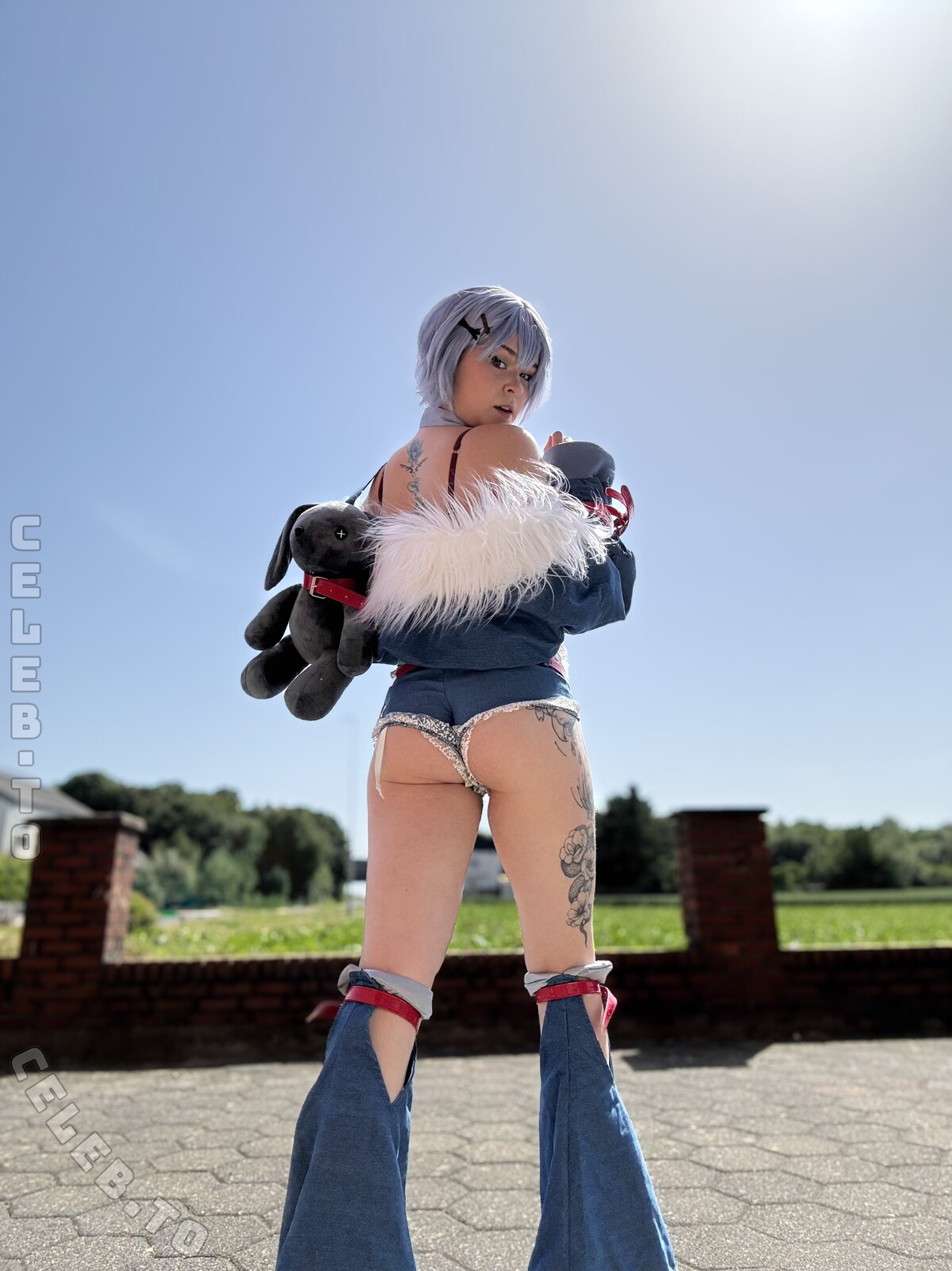 Therlyen nude photo 6