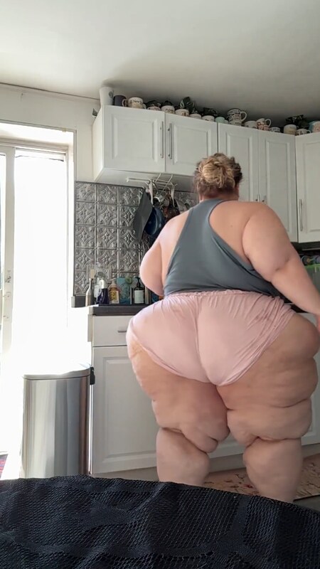 therosypeach nude photo 3