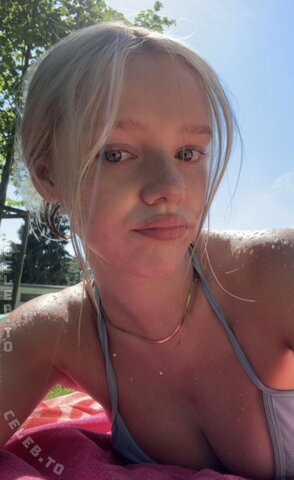 Thesi.Sophie nude photo 8