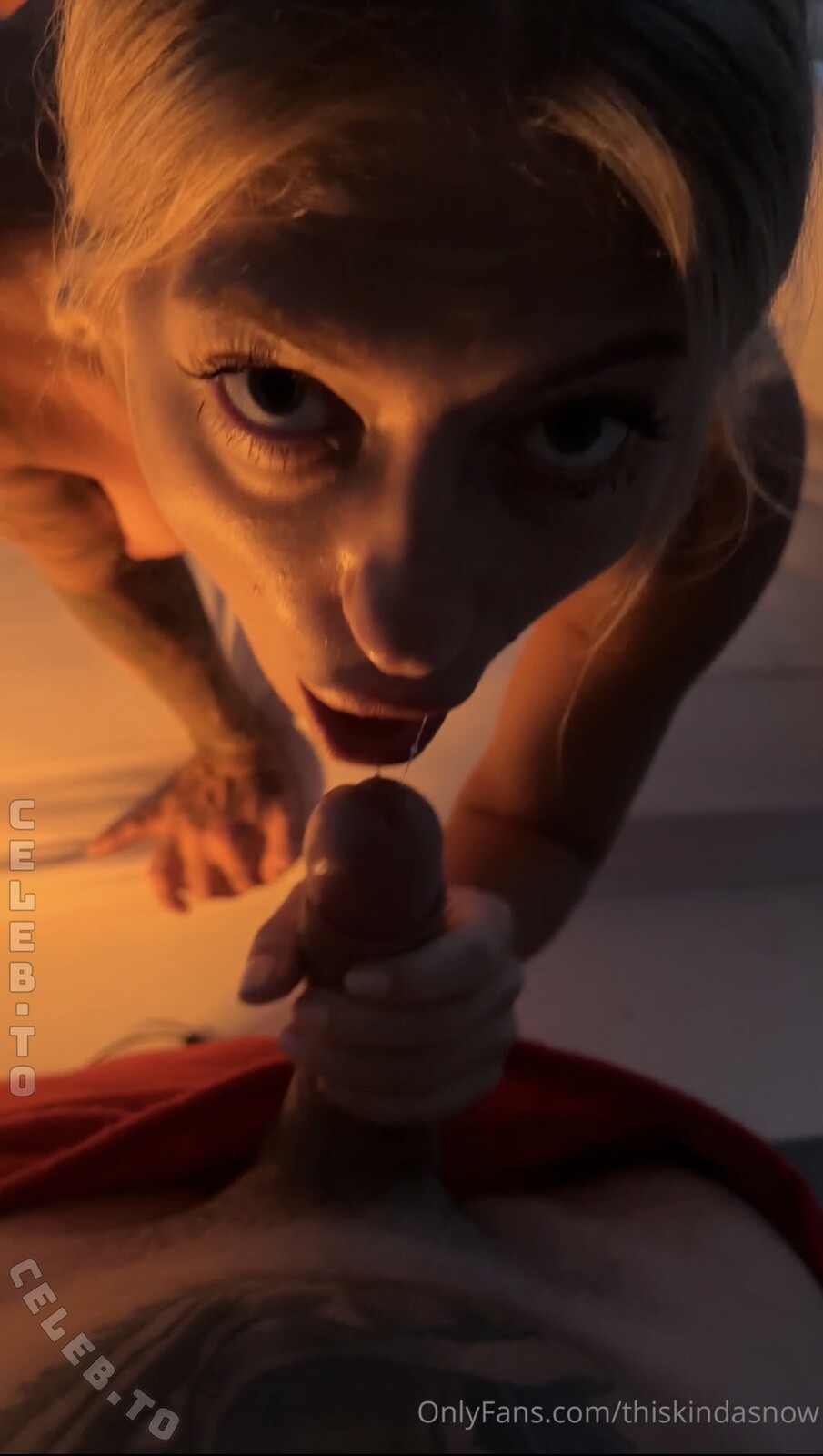 Thiskindasnow nude photo 1