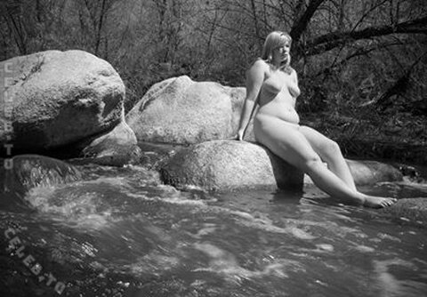 ThorneChan nude photo 35