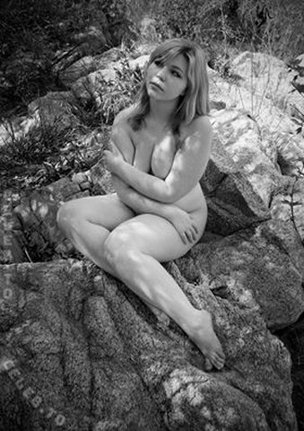 ThorneChan nude photo 29