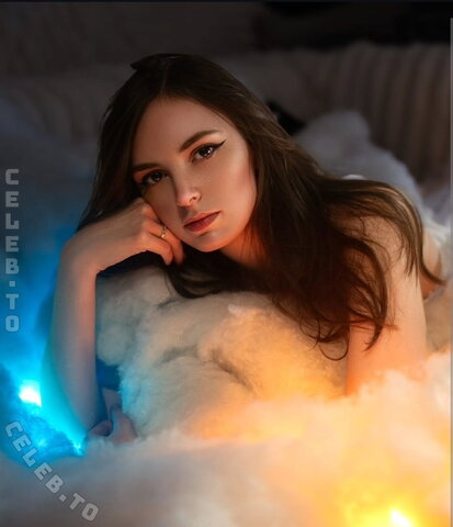 Thunny nude photo 6