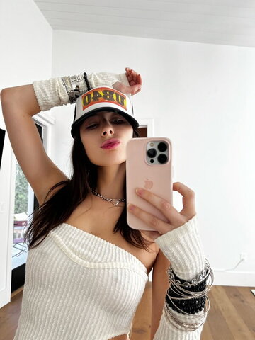 tiatia nude photo 4