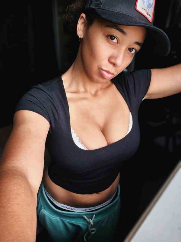 tieduppretty nude photo 1