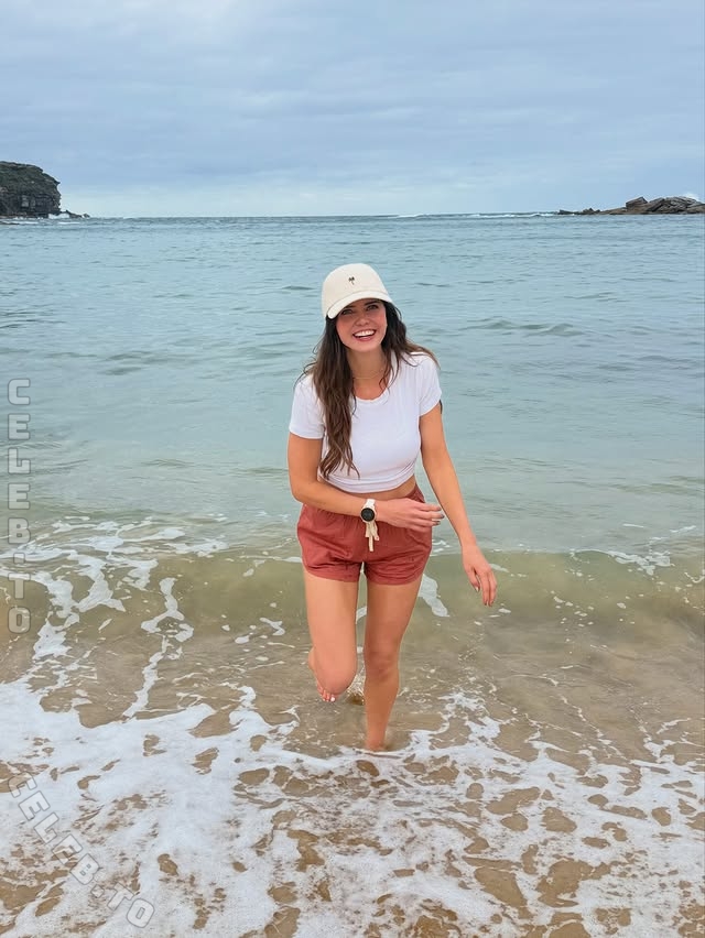 Tiffany Alvord nude photo 9