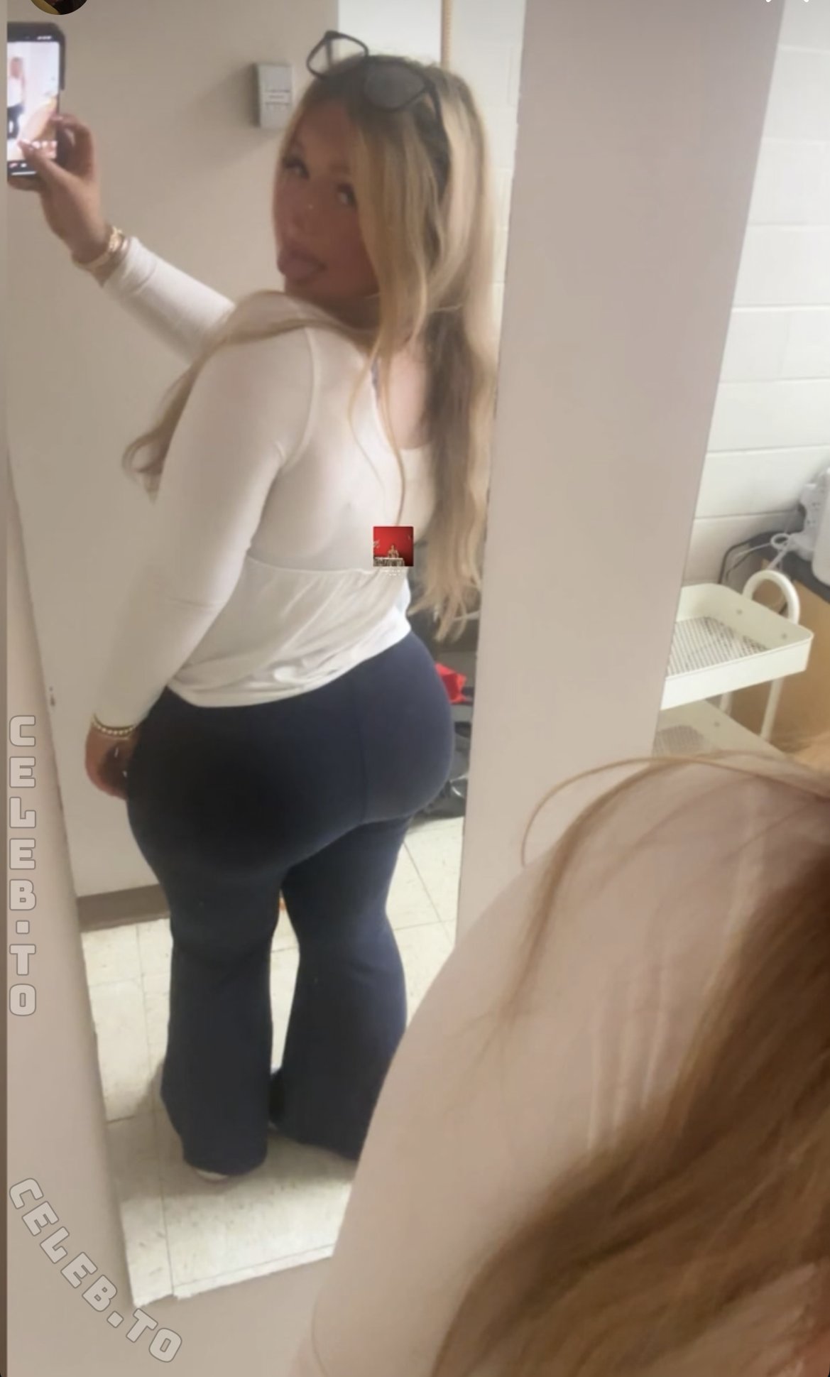 tiffcrespo_ nude photo 4