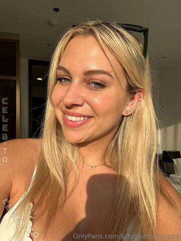 tiffstreatsxoxo nude photo 2