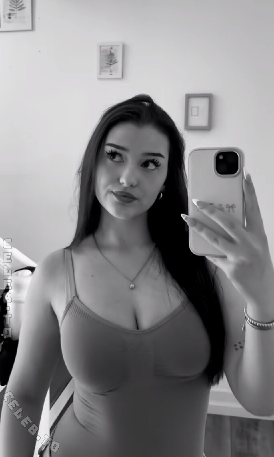 Tijanaaperic nude photo 2