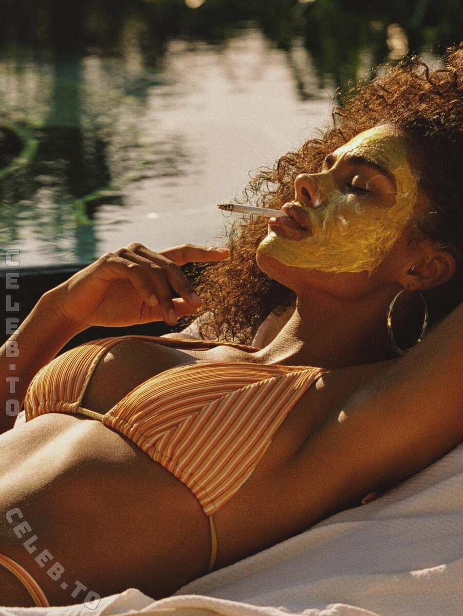 Tina Kunakey nude photo 5