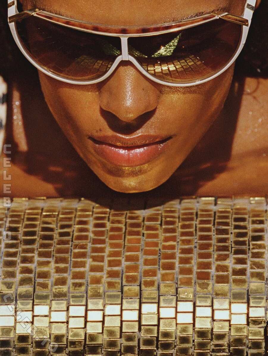 Tina Kunakey nude photo 8