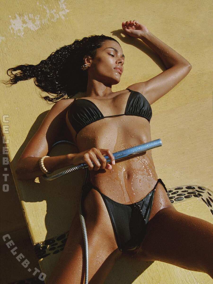 Tina Kunakey nude photo 9