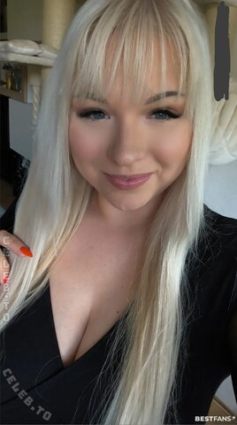 Tina Typicaltinaa photo 2