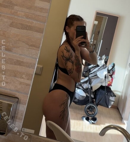 Tinelilnumb nude photo 1
