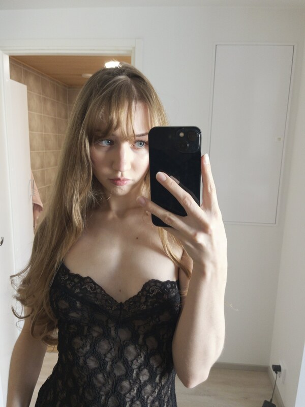 tinsmiu nude photo 3