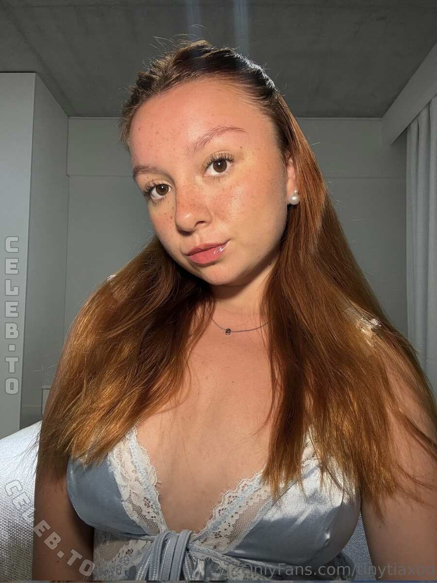 Tiny Tia nude photo 3