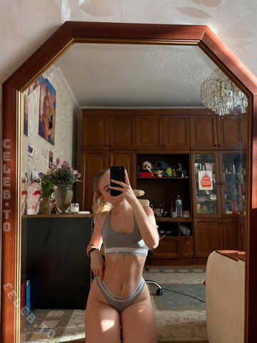 Tiny_crazy nude photo 14