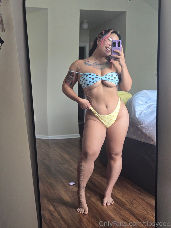 tipsyeee nude photo 12