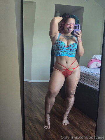 tipsyeee nude photo 35