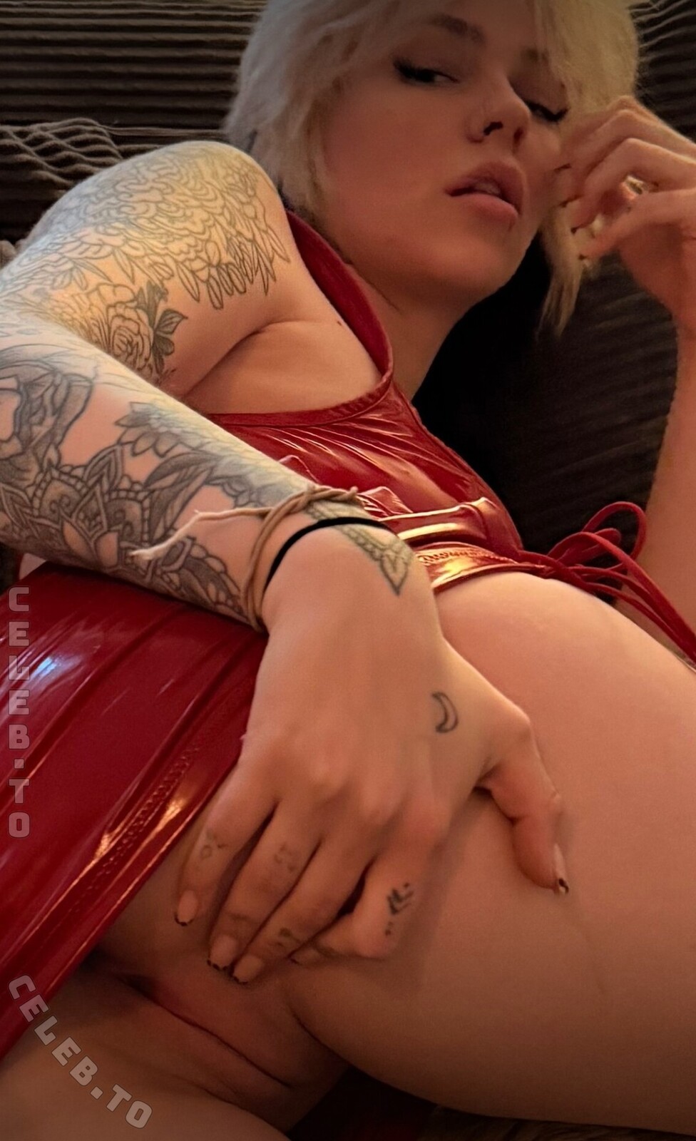 Tizeax nude photo 2