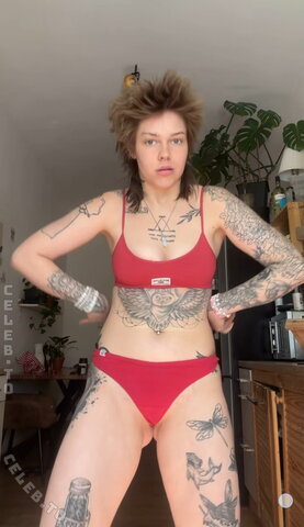Tizeax nude photo 2