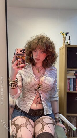tj.spicyfeet nude photo 5