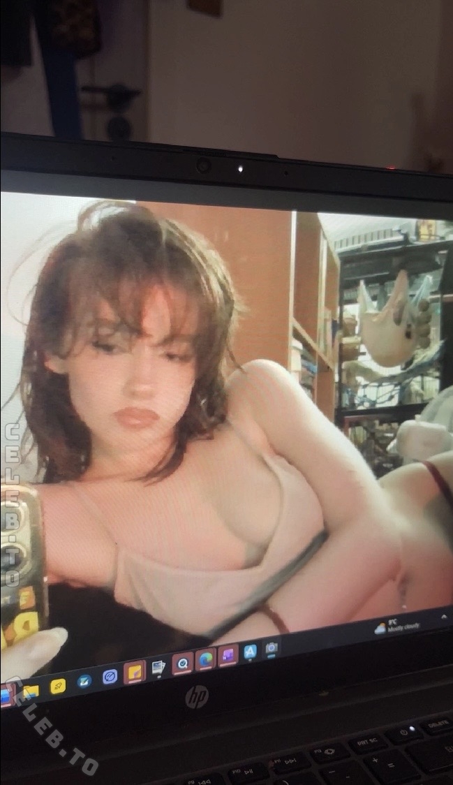 tj.spicyfeet nude photo 5