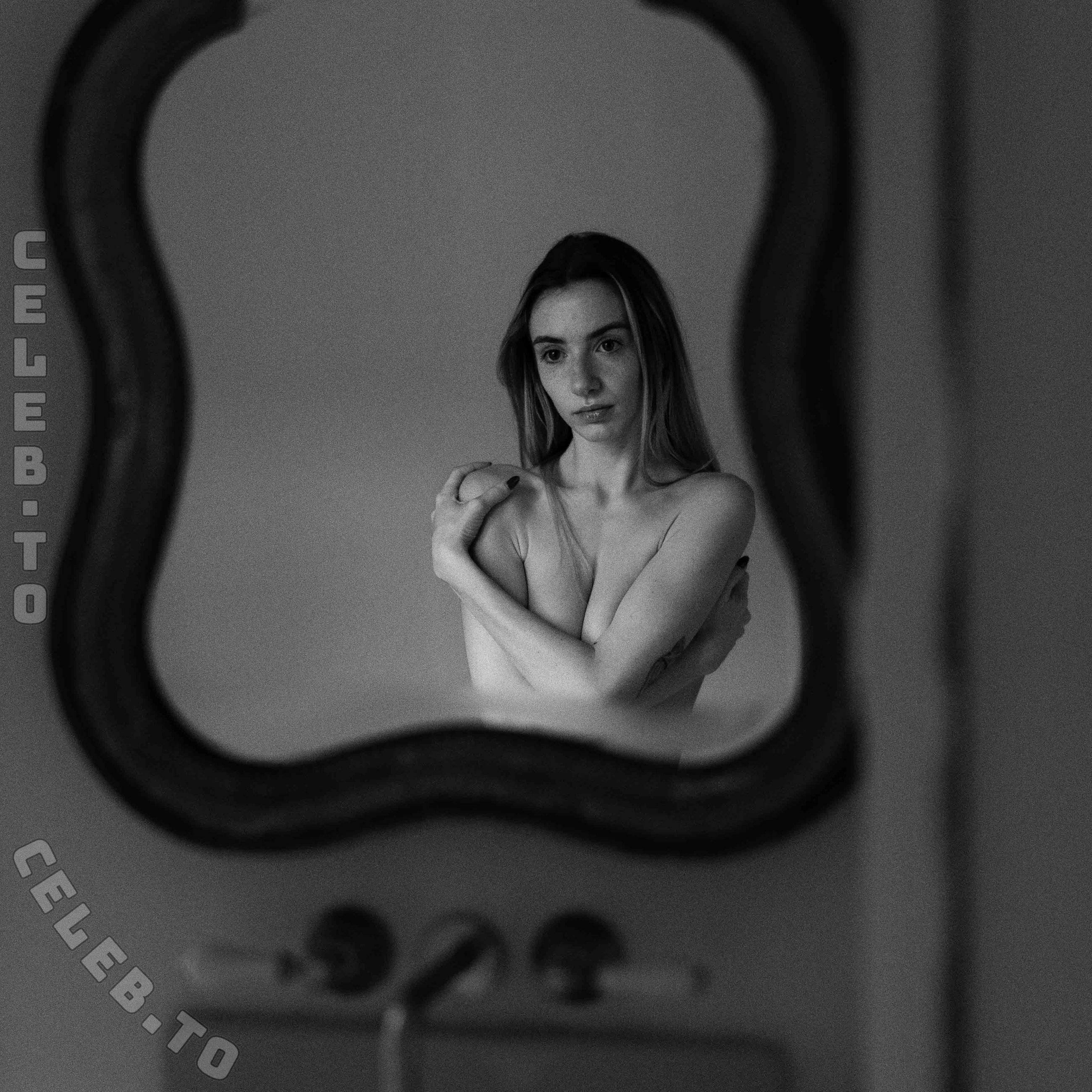 tokgaunighe nude photo 1