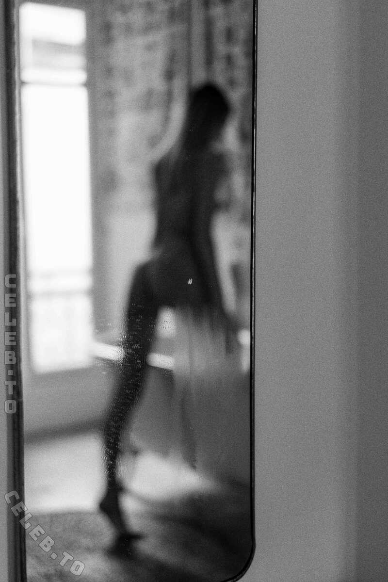 tokgaunighe nude photo 7
