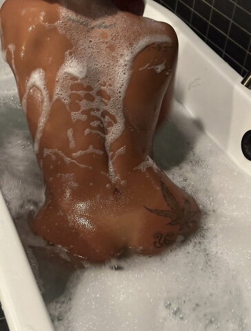 tokischa peralta nude photo 1