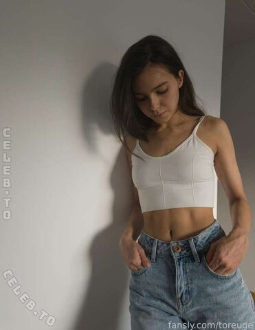 Toreuge nude photo 8
