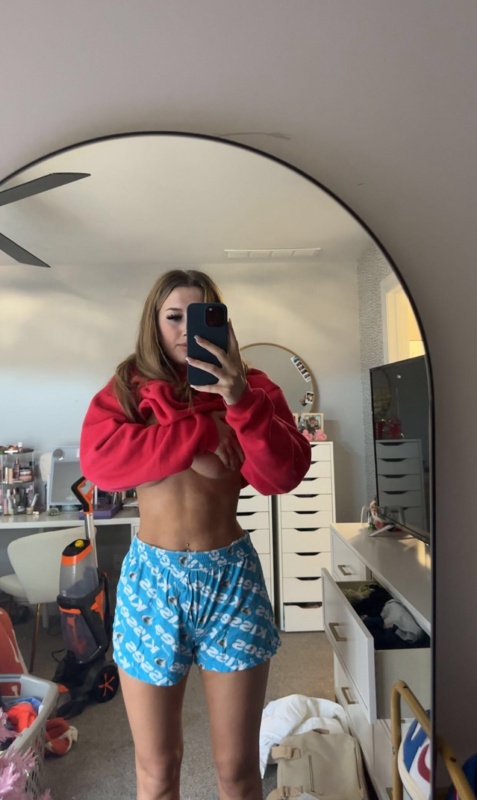 Tori Jaenke nude photo 1