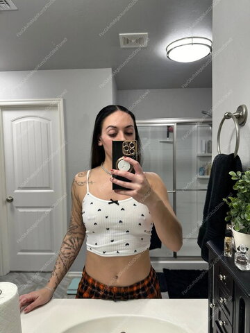 Tori Ortiz nude photo 1