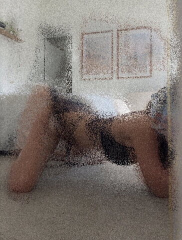 Traderjoeslut nude photo 10
