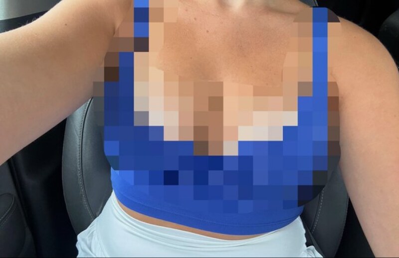 Traderjoeslut nude photo 7