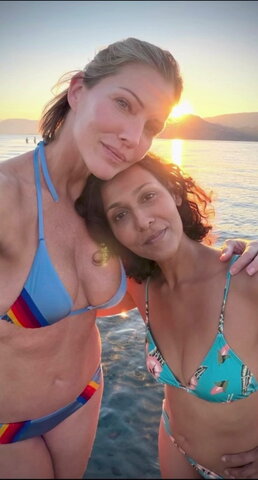 Tricia Helfer Sexy (1 photo)