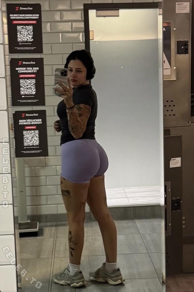 Tuttilicious nude photo 4