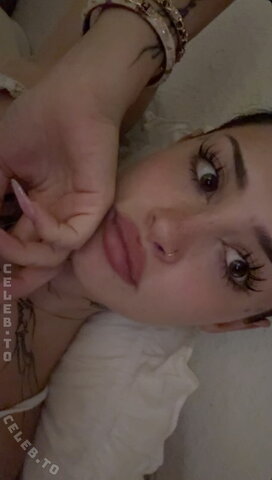 Tuttilicious nude photo 1