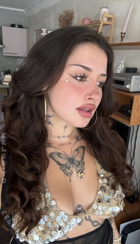Tuttilicious nude photo 1