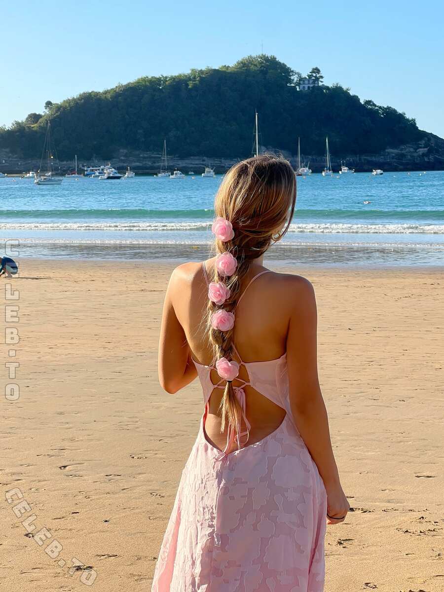 Twin Melody nude photo 4