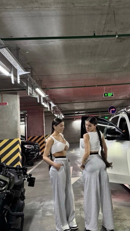 twins_s_k nude photo 6