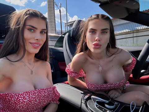twins_s_k nude photo 6