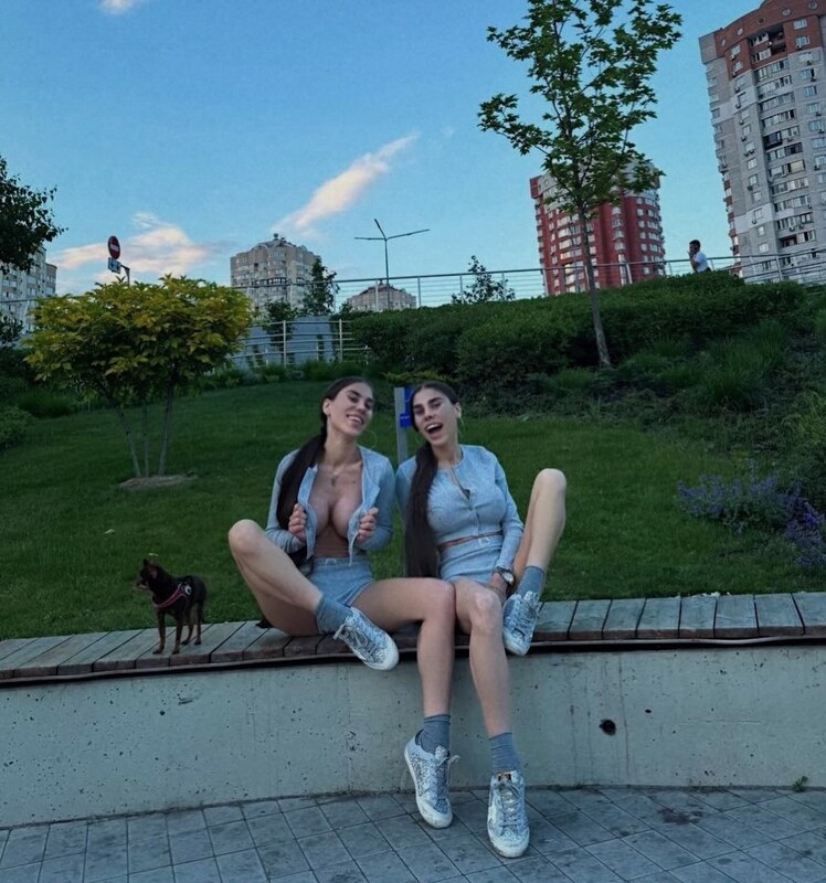 twins_s_k nude photo 2