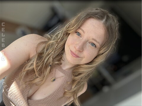 Twostonelol nude photo 19