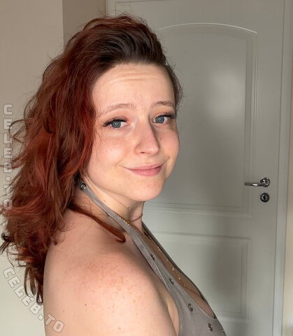 Twostonelol nude photo 12